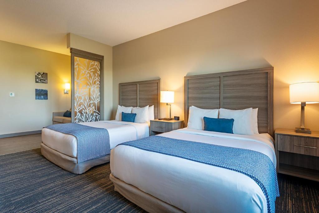 Superior Suite, 2 Queen Beds (Double Queen Superior Suite) photo