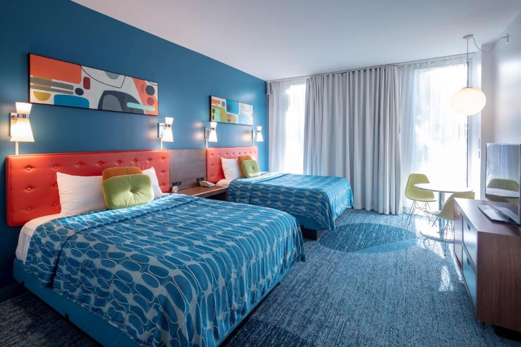 Standard Room Poolside Hearing Accessible (Includes Early Park Admission) photo
