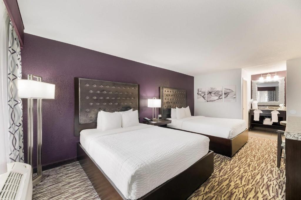 2 Queen Beds (Pet Friendly) photo