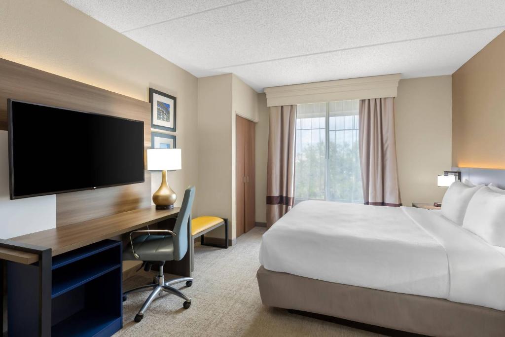 Comfort Suites Near Universal Orlando Resort gallery 7