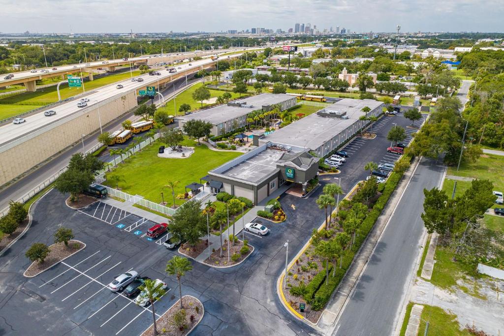 Quality Inn & Suites Tampa near Fairgrounds and Casino gallery 7