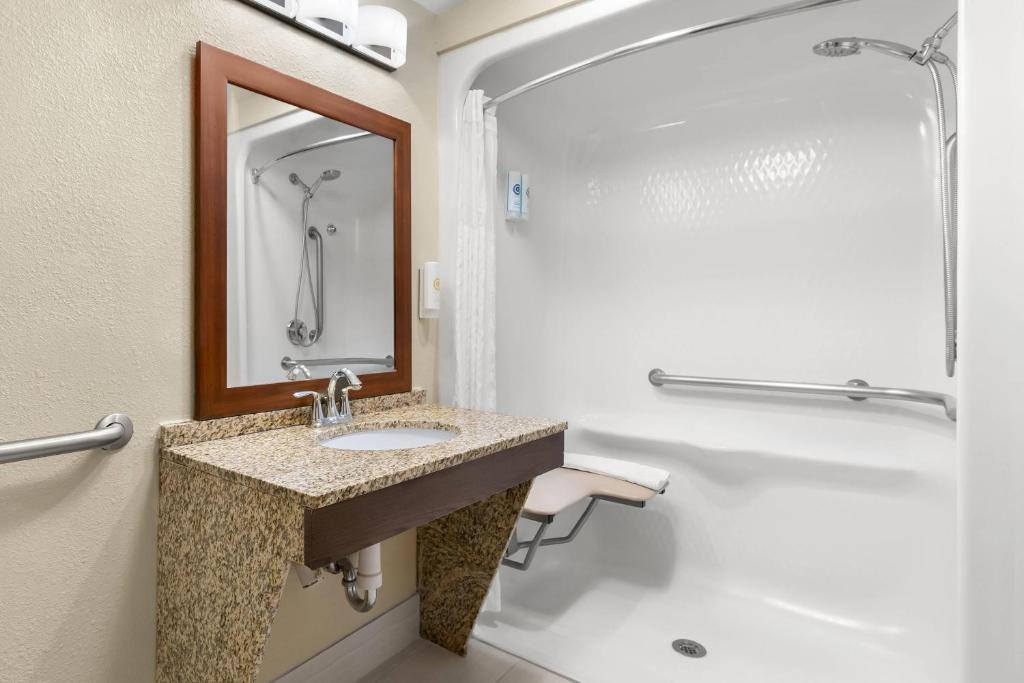 Comfort Suites Near Universal Orlando Resort gallery 2