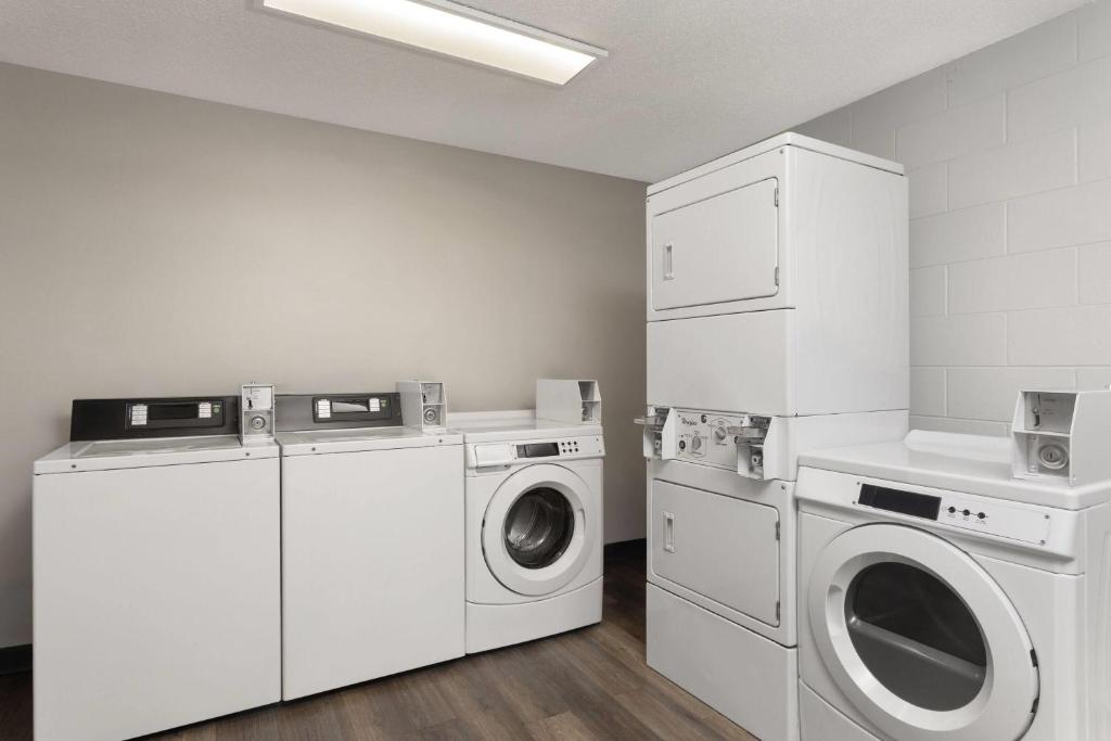 Days Inn by Wyndham Orlando Conv. Center/International Dr gallery 4