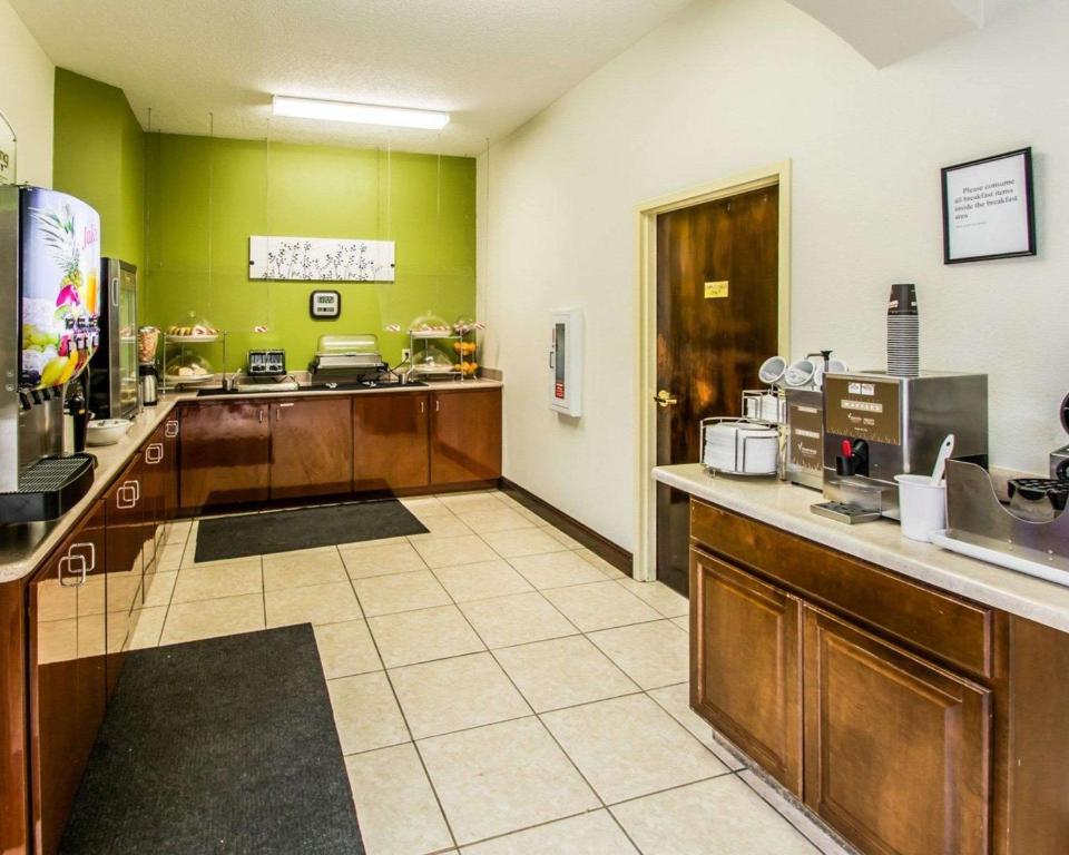 Sleep Inn & Suites Orlando International Airport gallery 15