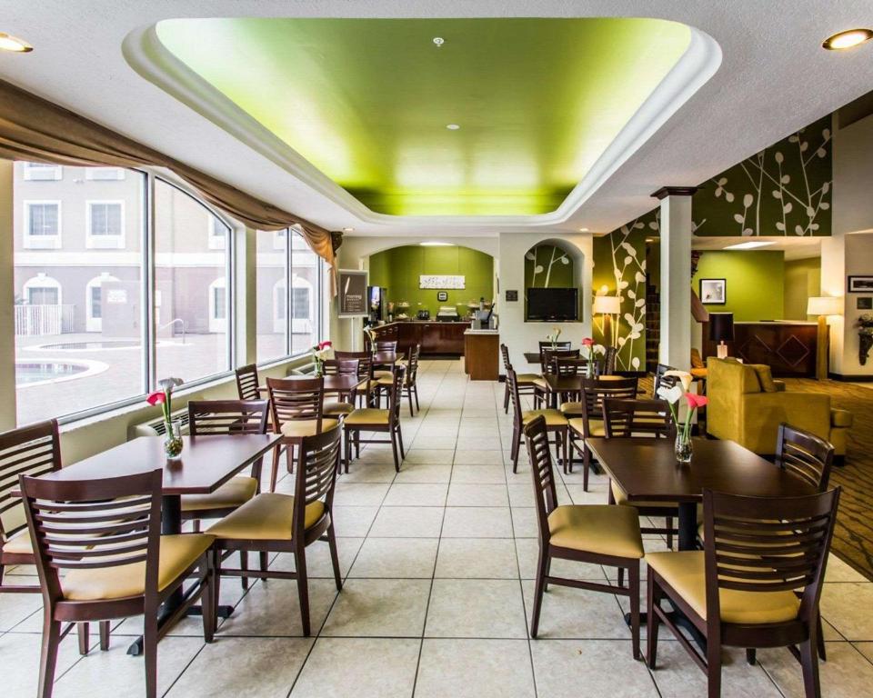 Sleep Inn & Suites Orlando International Airport gallery 16