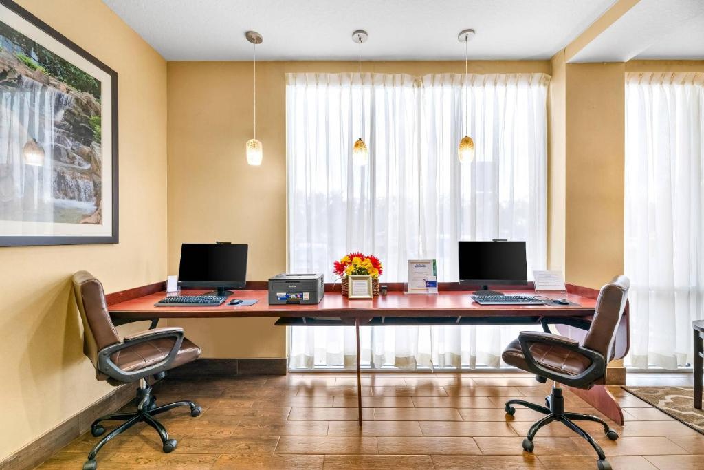 Comfort Suites Orlando Airport gallery 16