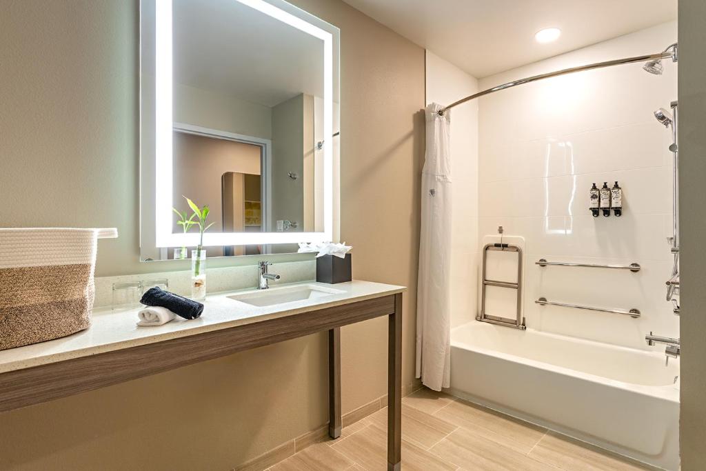 Suite, 2 Queen Beds (Double Queen Suite) photo