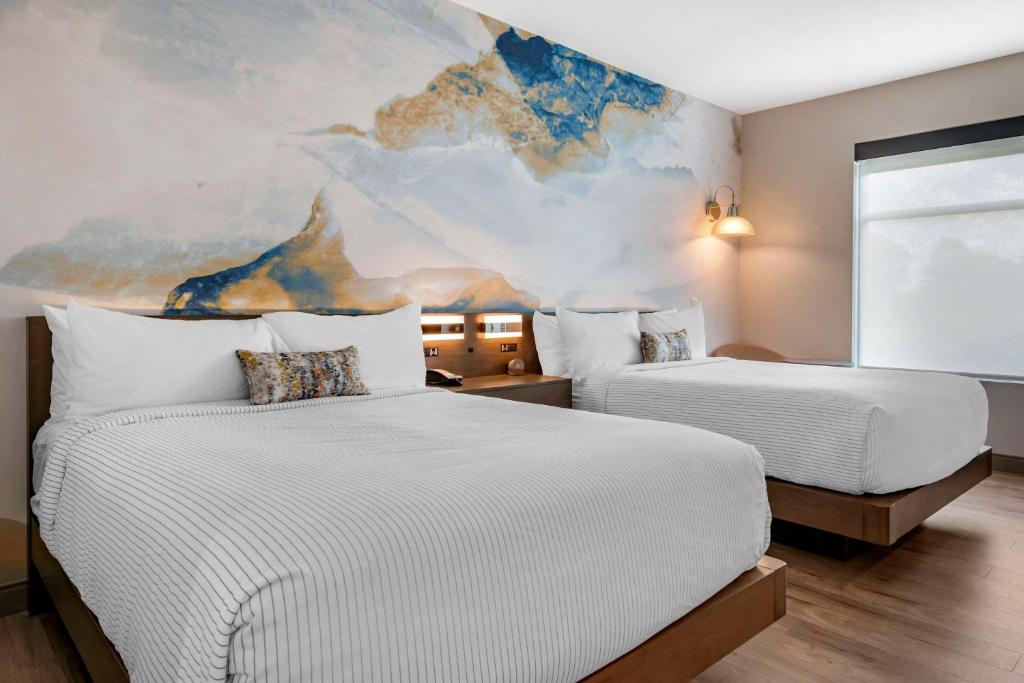 2 Queen Beds, Suite photo