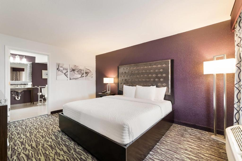 1 Queen Bed photo