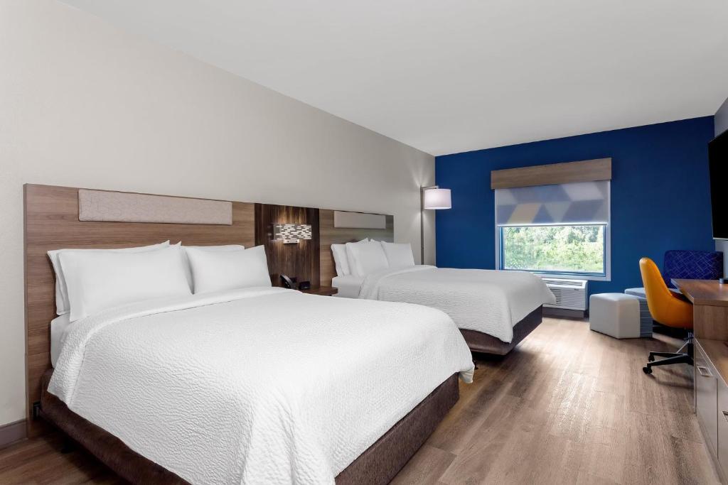 2 Queen Suite Sofa Bed photo