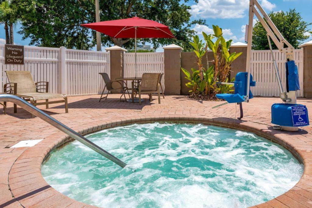 Comfort Suites Near Universal Orlando Resort gallery 12