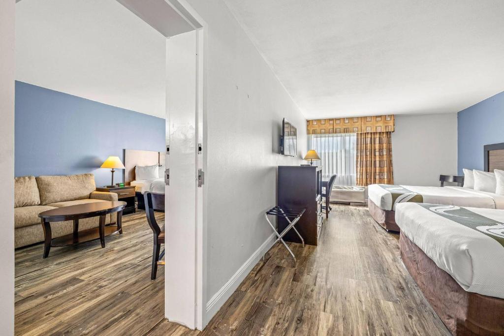 Quality Inn & Suites Tampa near Fairgrounds and Casino gallery 14