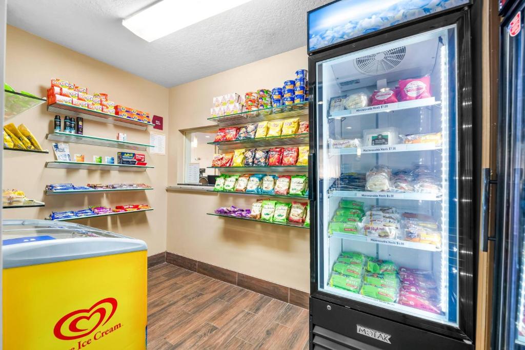 Comfort Suites Orlando Airport gallery 18