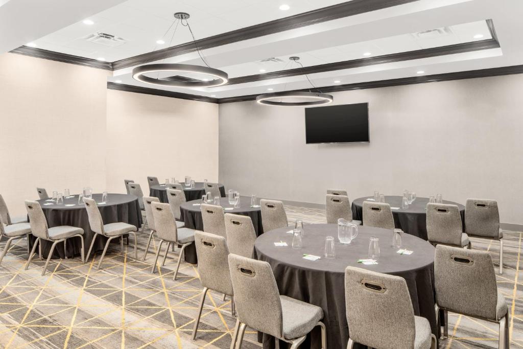 Holiday Inn & Suites Orlando I-Drive - Theme Parks, an IHG Hotel gallery 3