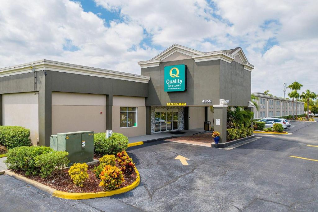 Quality Inn & Suites Tampa near Fairgrounds and Casino gallery 8