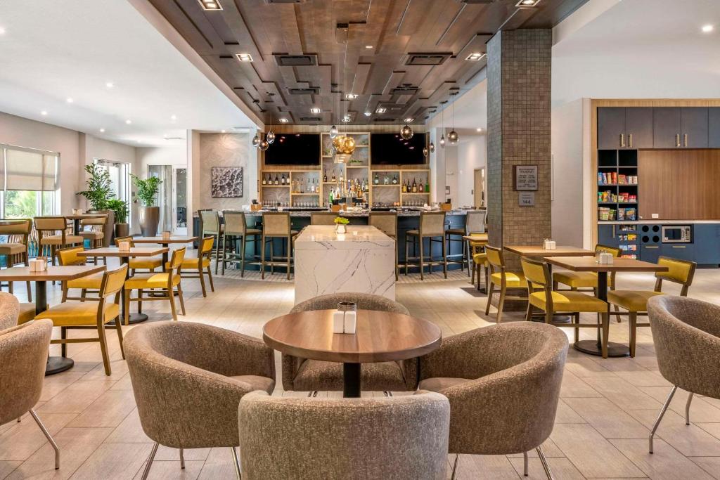 Cambria Hotel Orlando Airport gallery 3